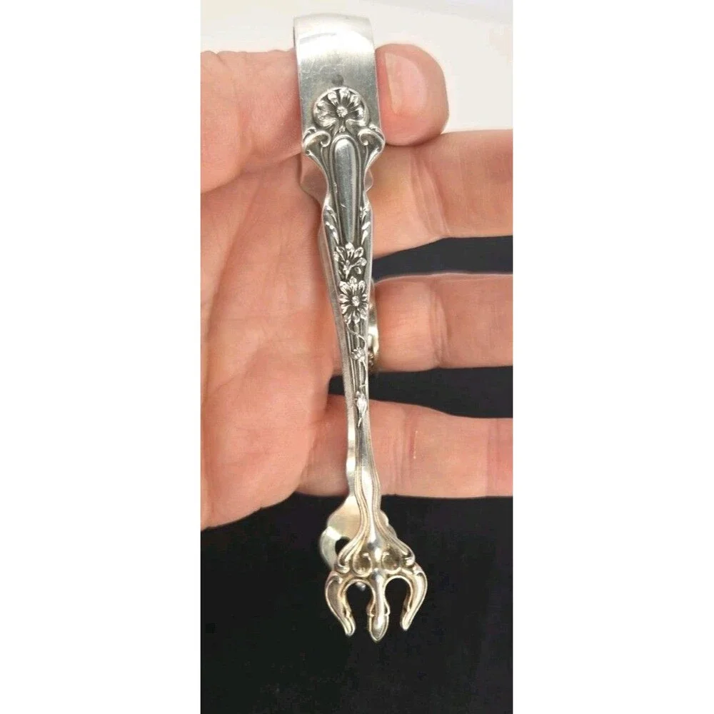 R. Blackinton & Co Antique Sterling Silver Claw Style Sugar Tongs Pattern Daisy